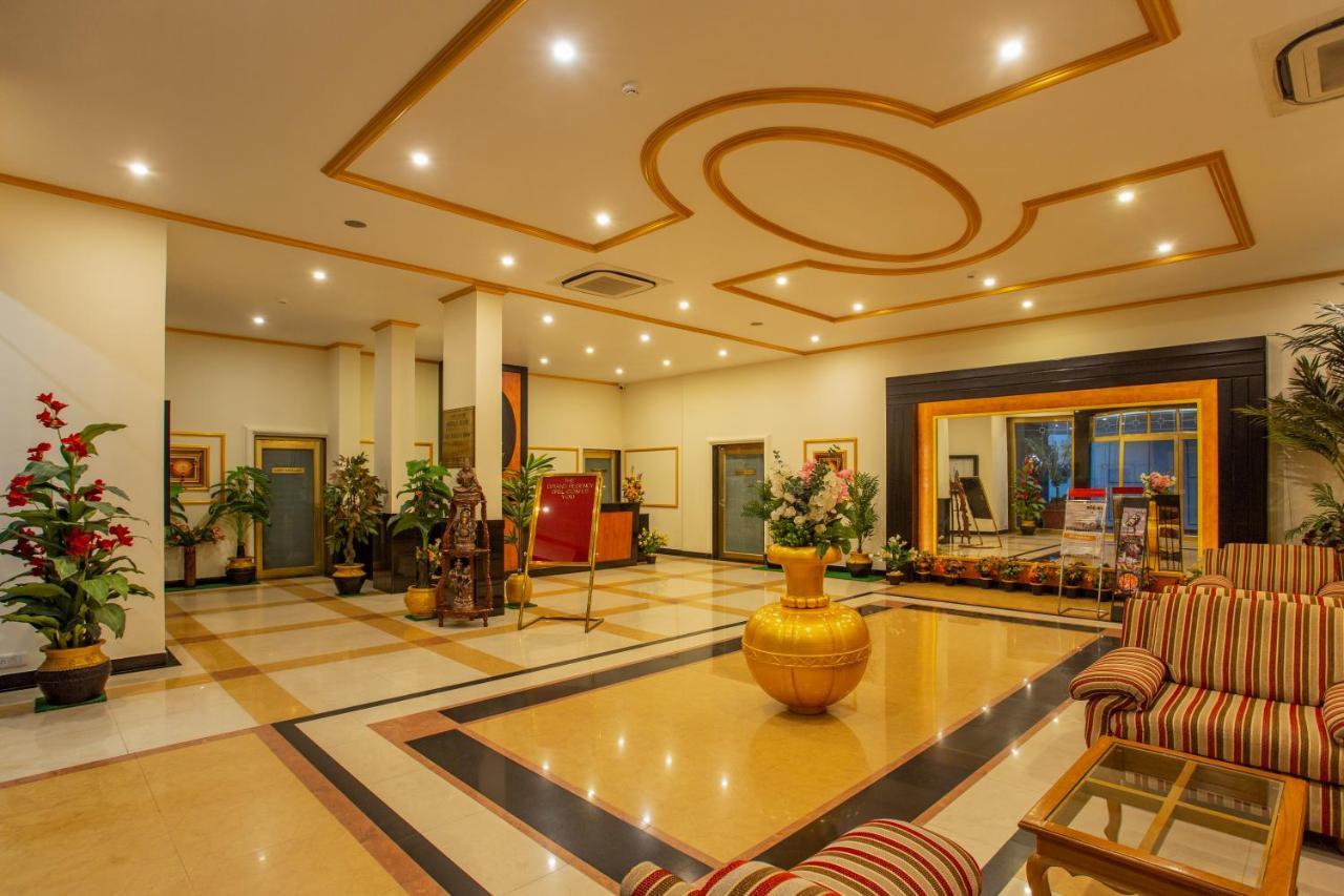 The Grand Regency Hotel Райкот Екстериор снимка