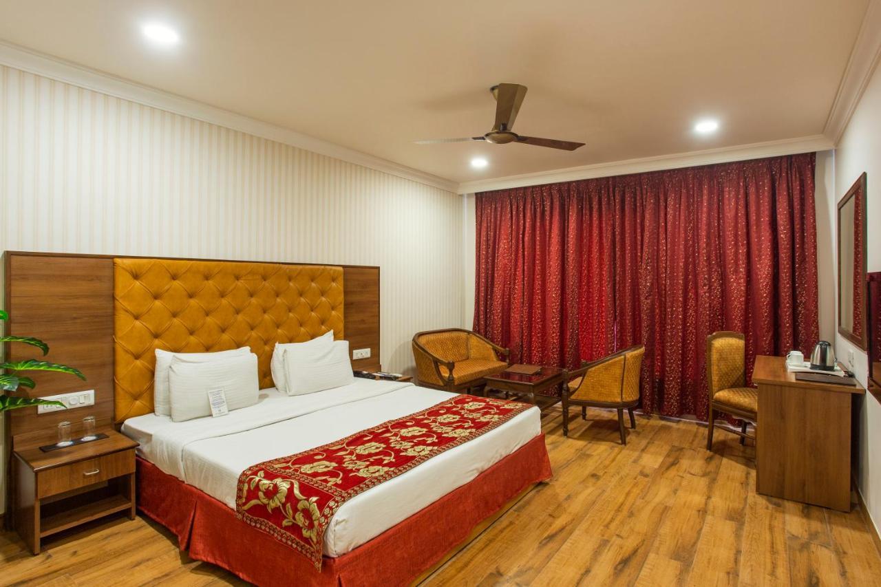 The Grand Regency Hotel Райкот Екстериор снимка