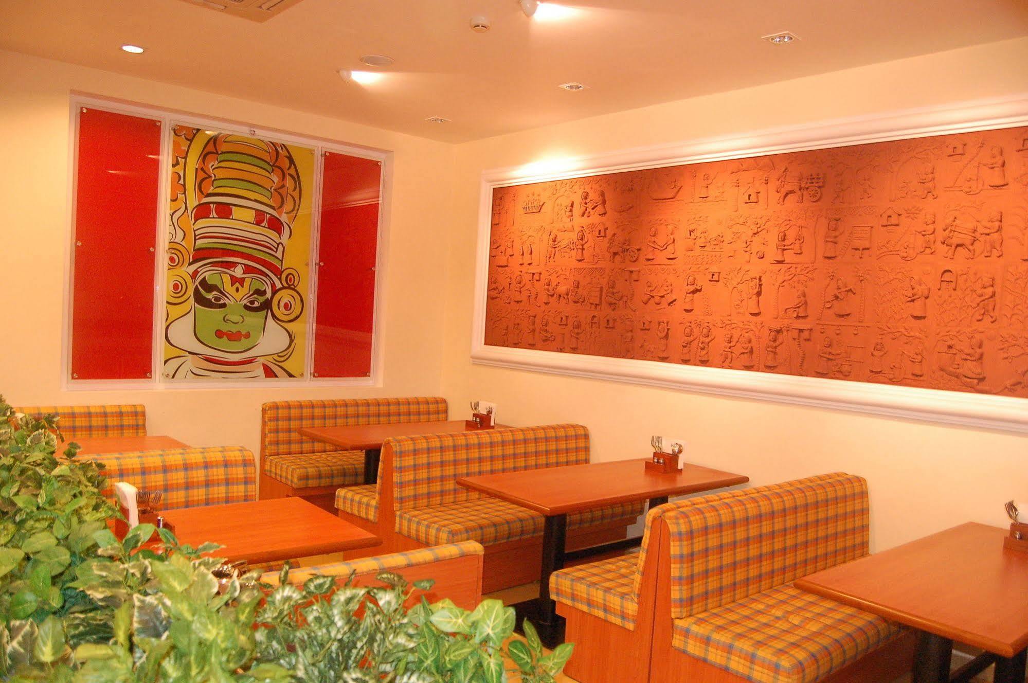 The Grand Regency Hotel Райкот Екстериор снимка