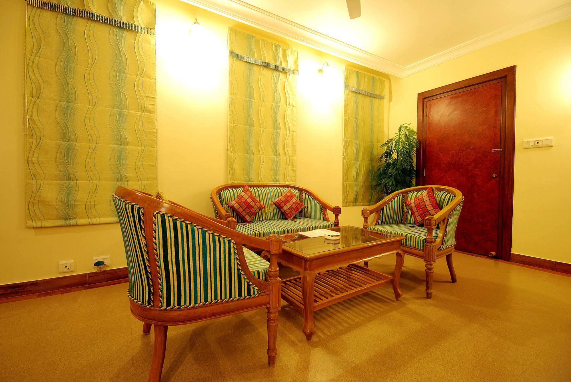 The Grand Regency Hotel Райкот Екстериор снимка