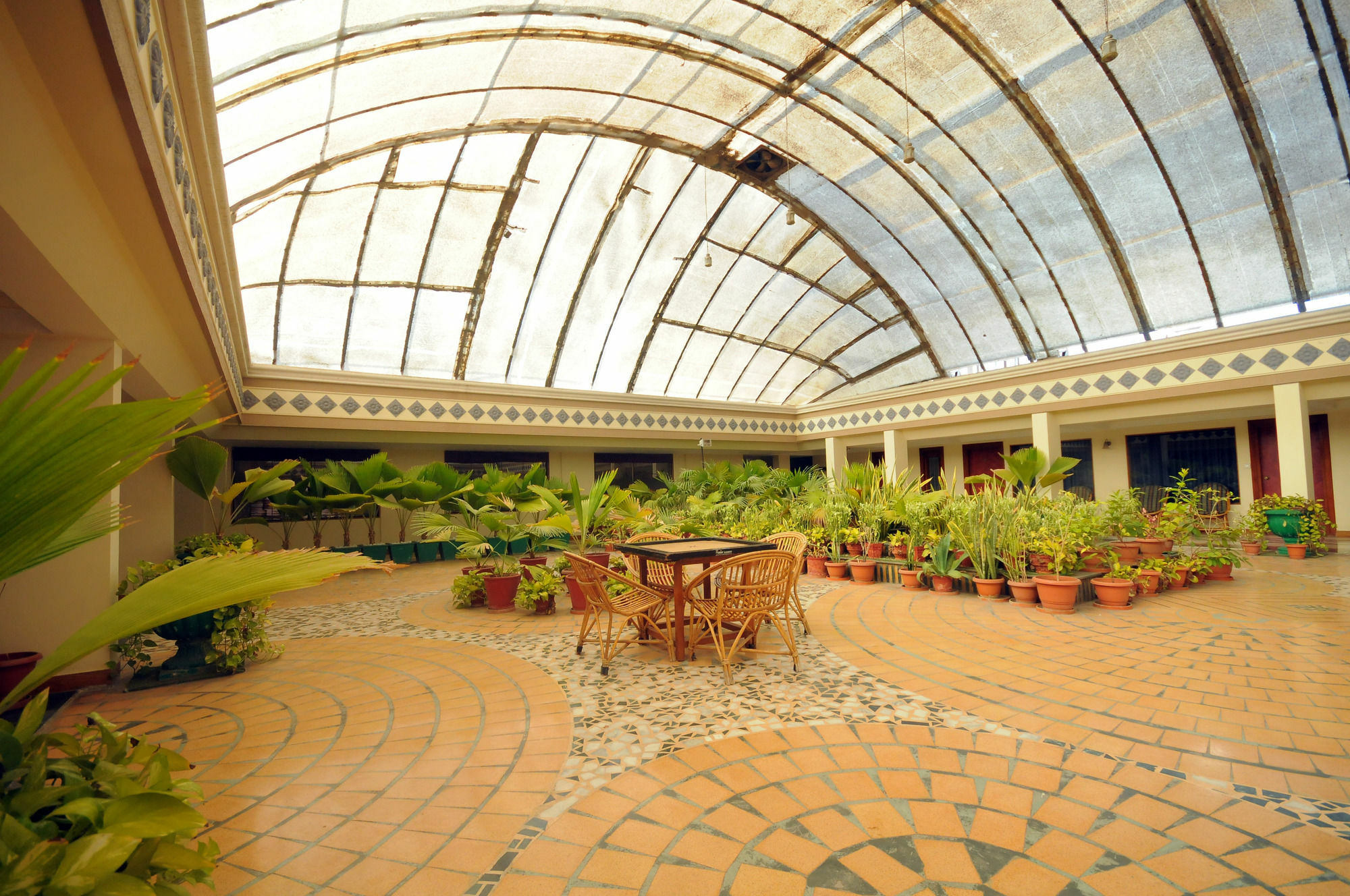 The Grand Regency Hotel Райкот Екстериор снимка